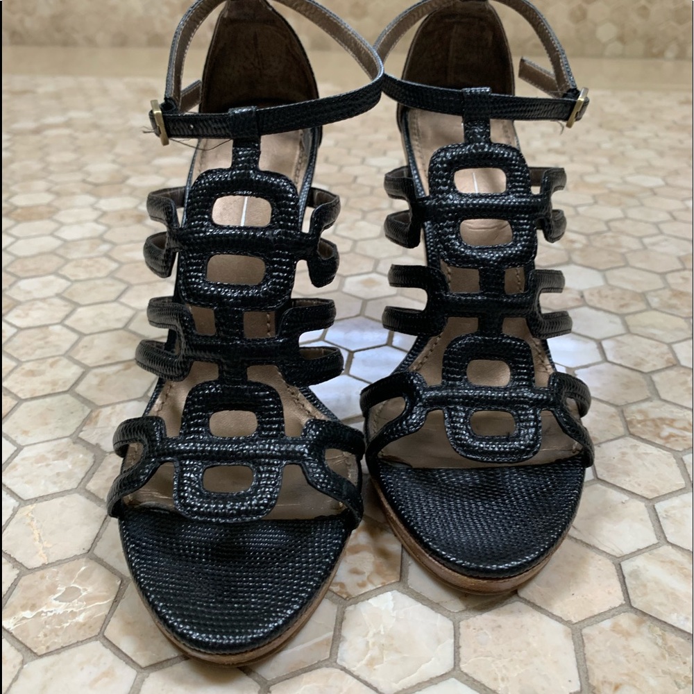 Paola black high heels